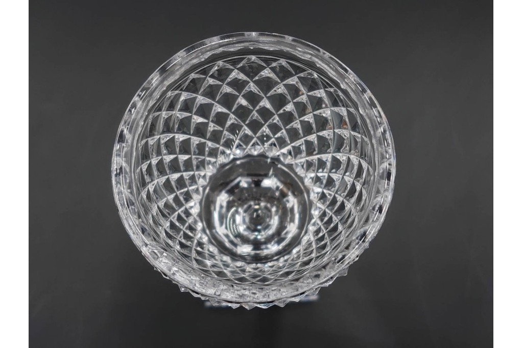 由水常雄　復刻作　繊細な霰文が輝く江戸切子のワイングラス一対　共箱付き　(R-085893)