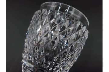 由水常雄　復刻作　繊細な霰文が輝く江戸切子のワイングラス一対　共箱付き　(R-085893)