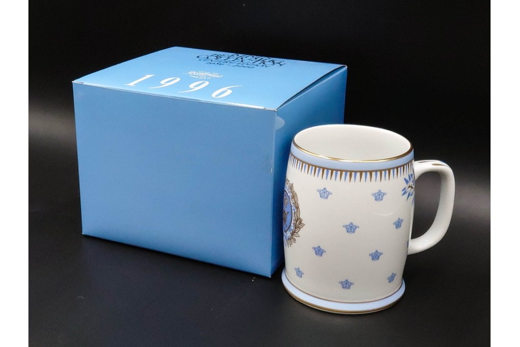 スウェーデン　1996年　Rorstrand(ロールストランド)　キリンビアマグコレクション　グリプスホルム　クラウンモチーフが上品なビアマグ　外箱付き　(R-085899)