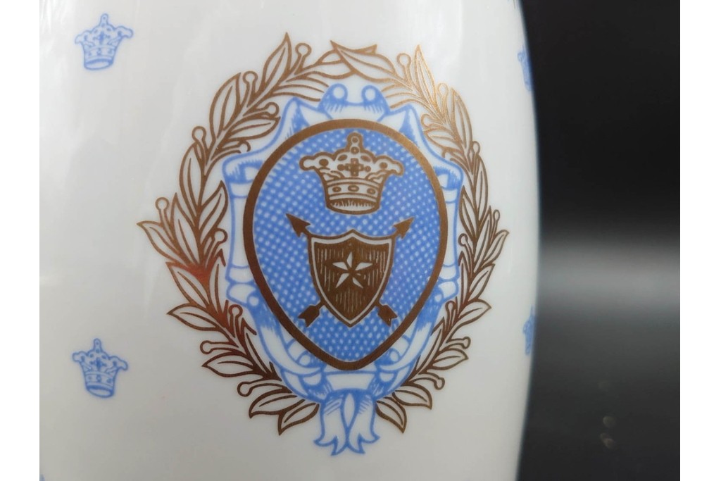 スウェーデン　1996年　Rorstrand(ロールストランド)　キリンビアマグコレクション　グリプスホルム　クラウンモチーフが上品なビアマグ　外箱付き　(R-085899)