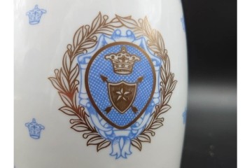 スウェーデン　1996年　Rorstrand(ロールストランド)　キリンビアマグコレクション　グリプスホルム　クラウンモチーフが上品なビアマグ　外箱付き　(R-085899)