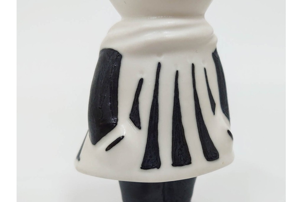 フィンランド　廃盤品　ARABIA(アラビア)　ムーミン　リトルミイ　高さ約11cm　凛とした表情が愛らしいフィギュア　(R-085902)