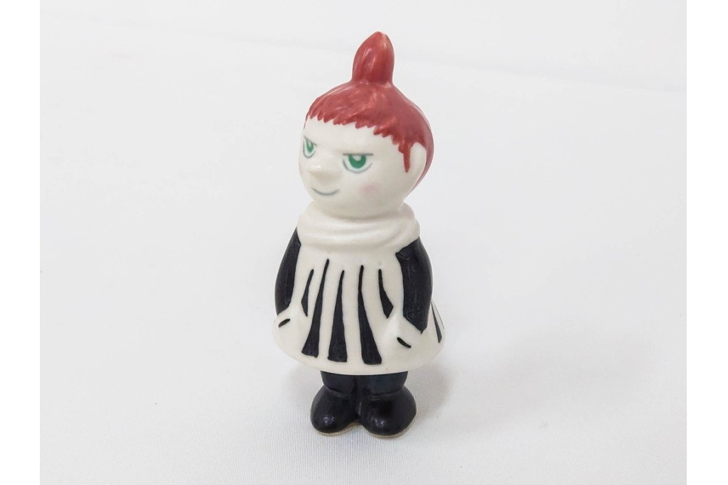 フィンランド　廃盤品　ARABIA(アラビア)　ムーミン　リトルミイ　高さ約11cm　凛とした表情が愛らしいフィギュア　(R-085902)