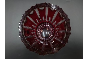 フランス　Saint Louis(サンルイ)　クリスタルガラス　赤被せ　高さ約20cm　カットの陰影が美しい花瓶　(R-085903)