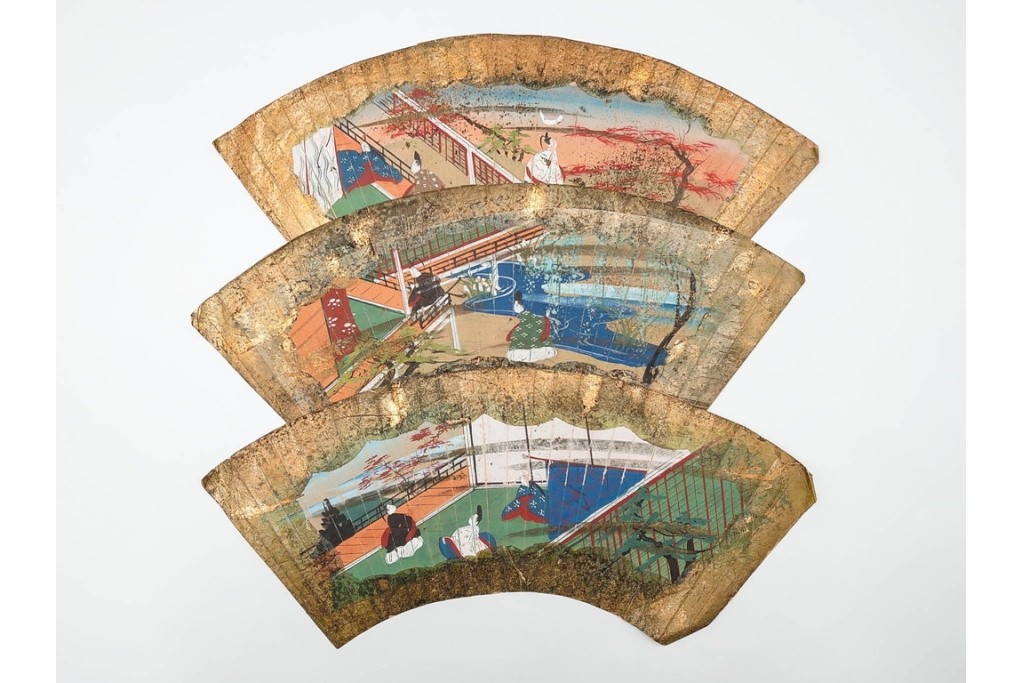 時代物　扇面　人物と風景を描いた奈良絵3枚セット　(R-085904)