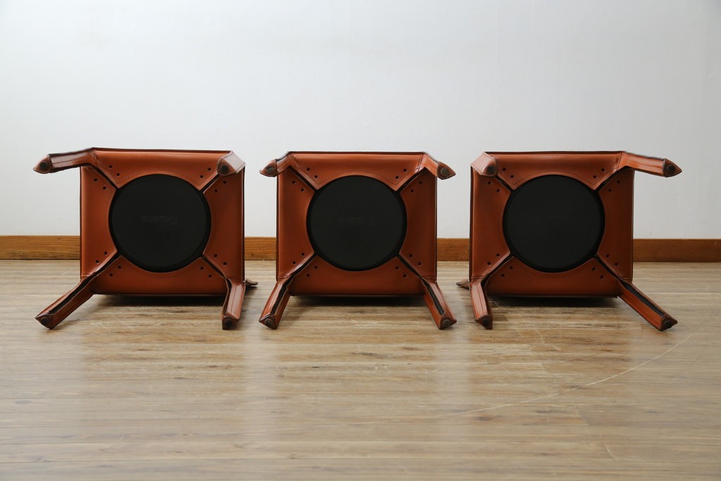 中古　Cassina(カッシーナ)　412 CAB(キャブ)　MARIO BELLINI(マリオ・ベリーニ)　端正なフォルムが魅力のアームレスチェア3脚　セット現行定価約90万円相当　(R-085910)