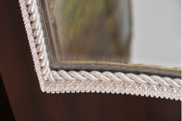 中古　美品　スペイン製　絵画装飾が優雅なキュリオケース　(R-085912)