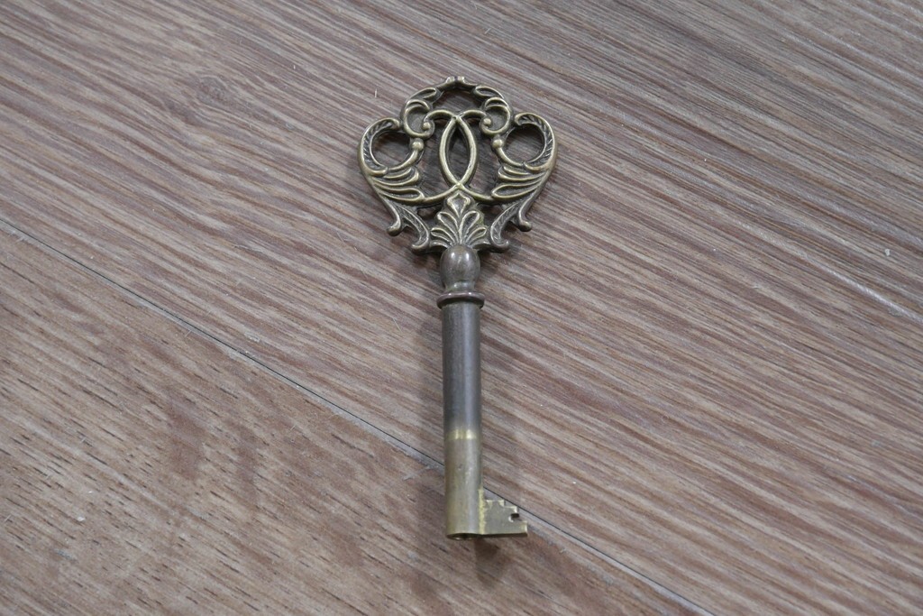 中古　美品　スペイン製　絵画装飾が優雅なキュリオケース　(R-085912)