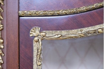 中古　美品　スペイン製　絵画装飾が優雅なキュリオケース　(R-085912)