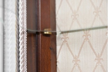 中古　美品　スペイン製　絵画装飾が優雅なキュリオケース　(R-085912)