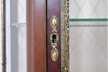 中古　美品　スペイン製　絵画装飾が優雅なキュリオケース　(R-085912)