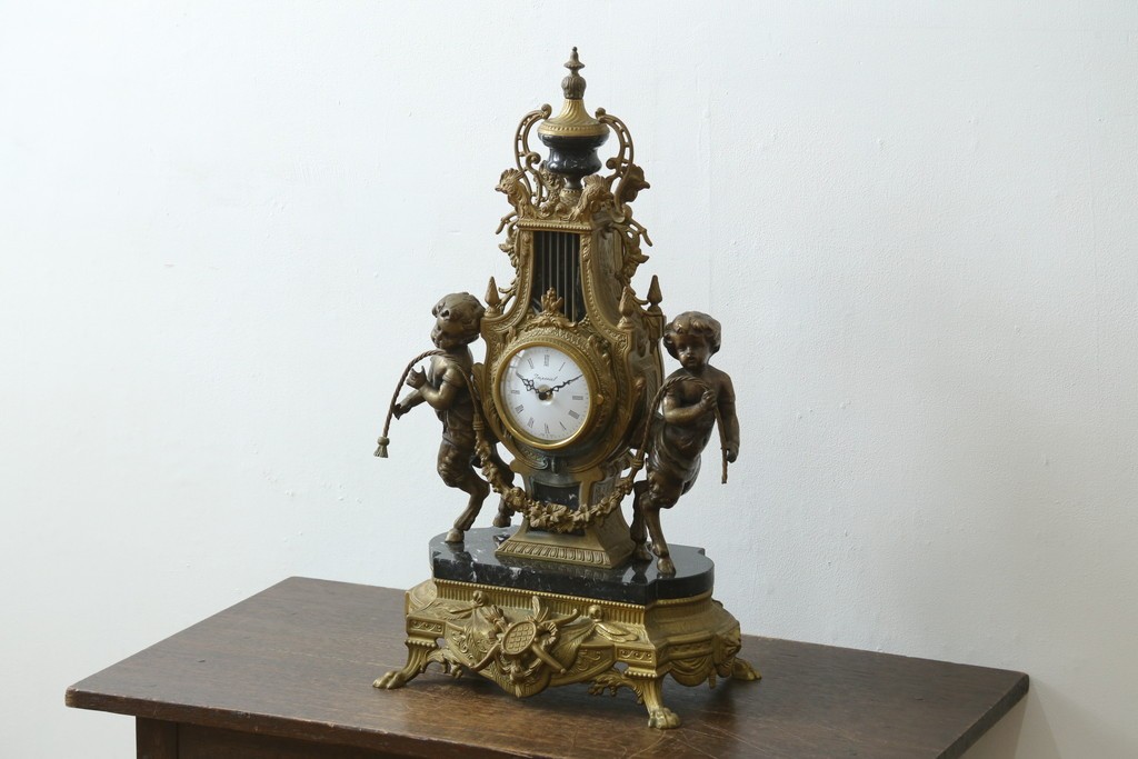 中古　高級品　イタリア　FARBEL　Imperial(インペリアル)　六本木アピス取り扱い　天使像と真鍮製の装飾が際立つ置時計　(R-085913)