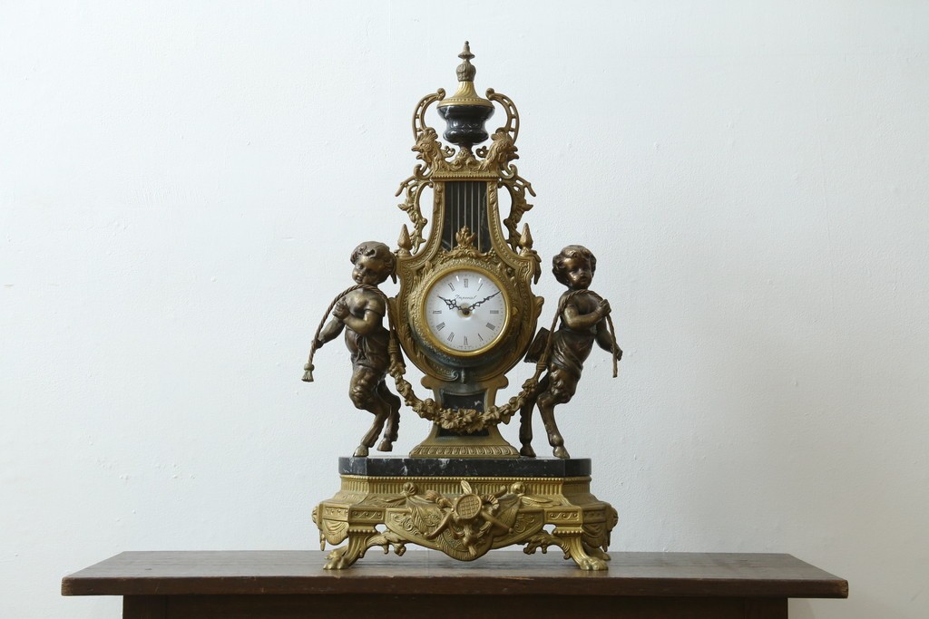 中古　高級品　イタリア　FARBEL　Imperial(インペリアル)　六本木アピス取り扱い　天使像と真鍮製の装飾が際立つ置時計　(R-085913)