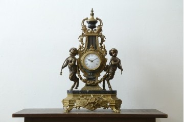 中古　高級品　イタリア　FARBEL　Imperial(インペリアル)　六本木アピス取り扱い　天使像と真鍮製の装飾が際立つ置時計　(R-085913)