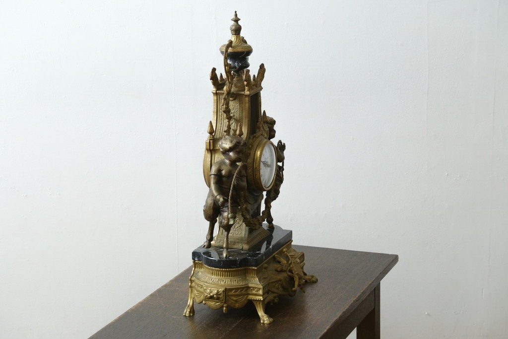 中古　高級品　イタリア　FARBEL　Imperial(インペリアル)　六本木アピス取り扱い　天使像と真鍮製の装飾が際立つ置時計　(R-085913)