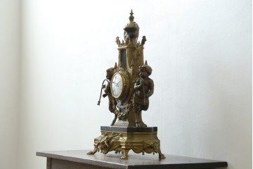 中古　高級品　イタリア　FARBEL　Imperial(インペリアル)　六本木アピス取り扱い　天使像と真鍮製の装飾が際立つ置時計　(R-085913)