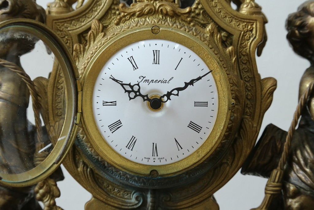 中古　高級品　イタリア　FARBEL　Imperial(インペリアル)　六本木アピス取り扱い　天使像と真鍮製の装飾が際立つ置時計　(R-085913)