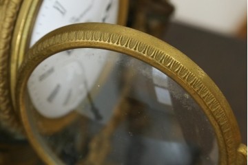 中古　高級品　イタリア　FARBEL　Imperial(インペリアル)　六本木アピス取り扱い　天使像と真鍮製の装飾が際立つ置時計　(R-085913)