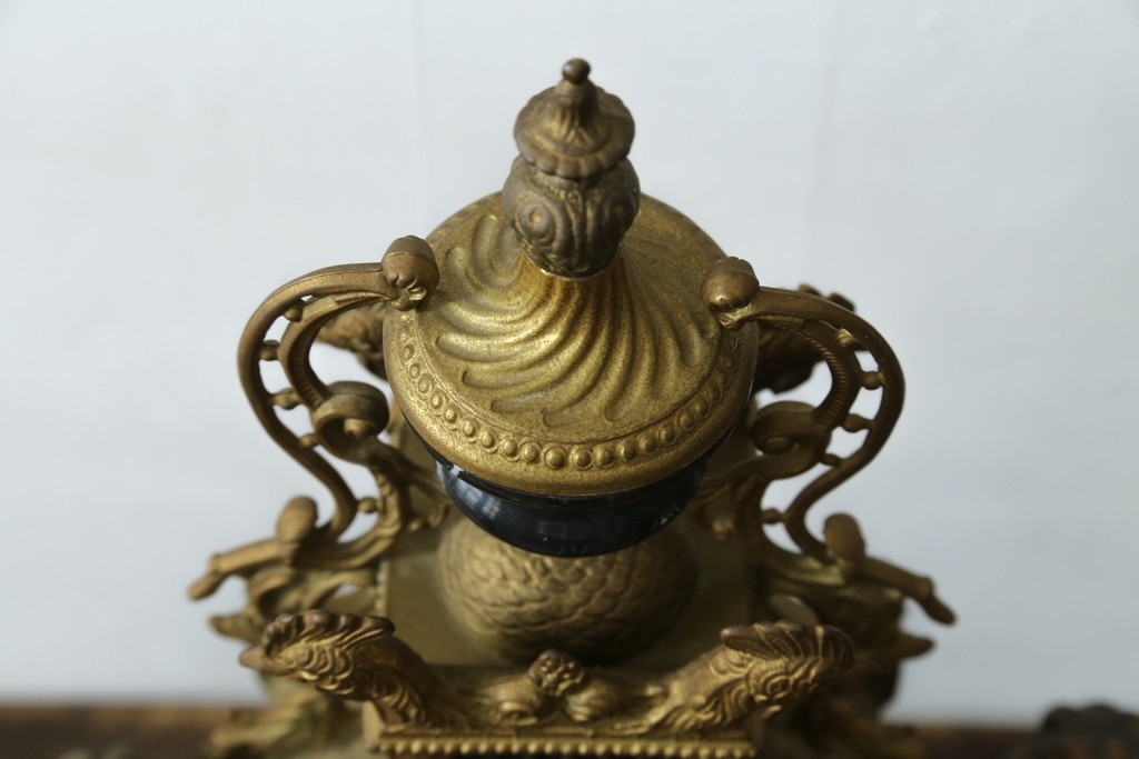 中古　高級品　イタリア　FARBEL　Imperial(インペリアル)　六本木アピス取り扱い　天使像と真鍮製の装飾が際立つ置時計　(R-085913)