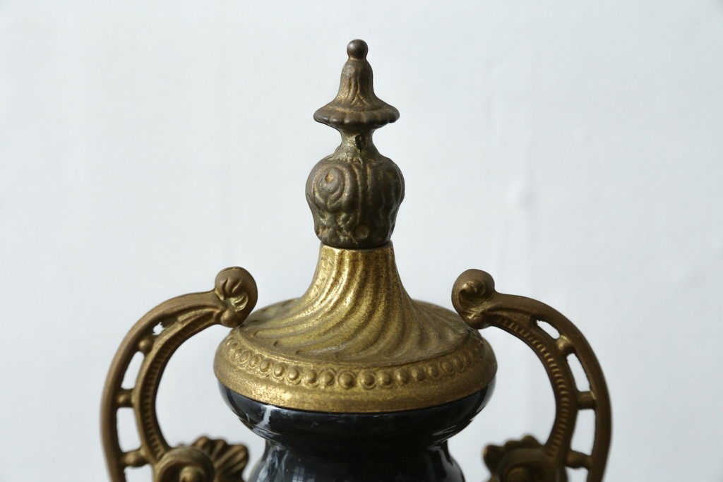 中古　高級品　イタリア　FARBEL　Imperial(インペリアル)　六本木アピス取り扱い　天使像と真鍮製の装飾が際立つ置時計　(R-085913)
