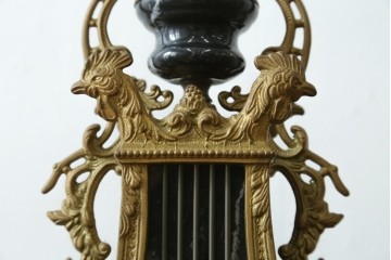 中古　高級品　イタリア　FARBEL　Imperial(インペリアル)　六本木アピス取り扱い　天使像と真鍮製の装飾が際立つ置時計　(R-085913)