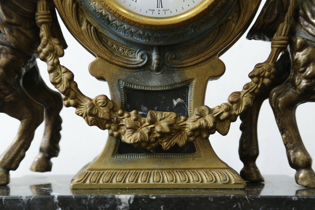 中古　高級品　イタリア　FARBEL　Imperial(インペリアル)　六本木アピス取り扱い　天使像と真鍮製の装飾が際立つ置時計　(R-085913)