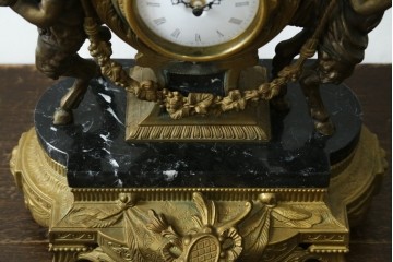 中古　高級品　イタリア　FARBEL　Imperial(インペリアル)　六本木アピス取り扱い　天使像と真鍮製の装飾が際立つ置時計　(R-085913)