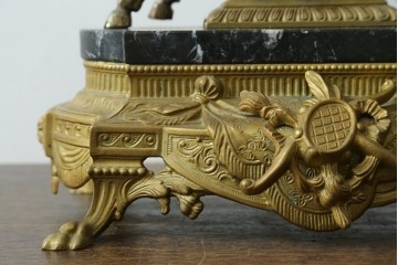 中古　高級品　イタリア　FARBEL　Imperial(インペリアル)　六本木アピス取り扱い　天使像と真鍮製の装飾が際立つ置時計　(R-085913)