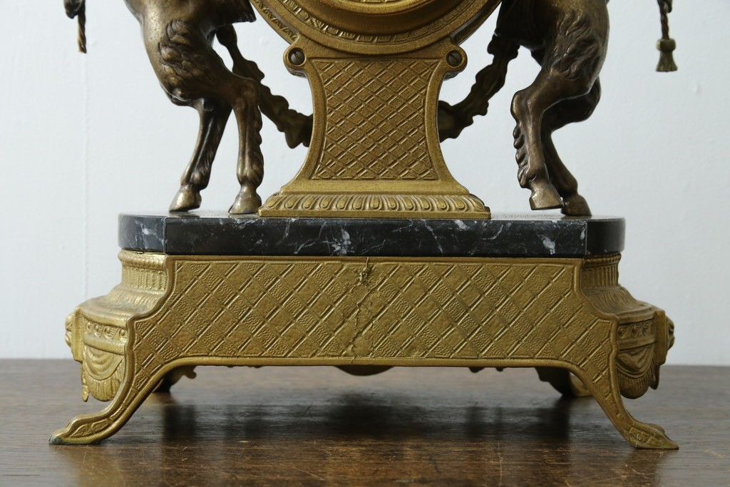 中古　高級品　イタリア　FARBEL　Imperial(インペリアル)　六本木アピス取り扱い　天使像と真鍮製の装飾が際立つ置時計　(R-085913)