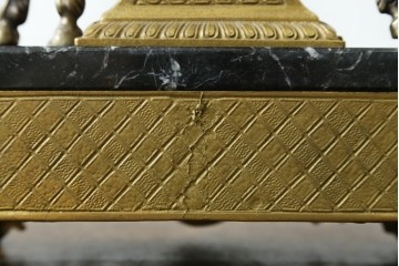 中古　高級品　イタリア　FARBEL　Imperial(インペリアル)　六本木アピス取り扱い　天使像と真鍮製の装飾が際立つ置時計　(R-085913)