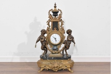 中古　高級品　イタリア　FARBEL　Imperial(インペリアル)　六本木アピス取り扱い　天使像と真鍮製の装飾が際立つゼンマイ式置時計　(R-085913)