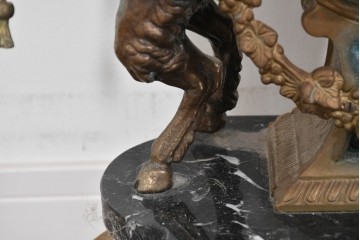 中古　高級品　イタリア　FARBEL　Imperial(インペリアル)　六本木アピス取り扱い　天使像と真鍮製の装飾が際立つゼンマイ式置時計　(R-085913)