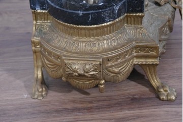 中古　高級品　イタリア　FARBEL　Imperial(インペリアル)　六本木アピス取り扱い　天使像と真鍮製の装飾が際立つゼンマイ式置時計　(R-085913)