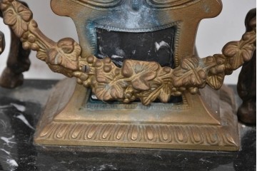 中古　高級品　イタリア　FARBEL　Imperial(インペリアル)　六本木アピス取り扱い　天使像と真鍮製の装飾が際立つゼンマイ式置時計　(R-085913)