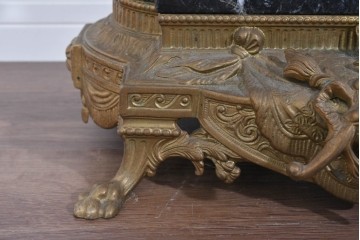 中古　高級品　イタリア　FARBEL　Imperial(インペリアル)　六本木アピス取り扱い　天使像と真鍮製の装飾が際立つゼンマイ式置時計　(R-085913)
