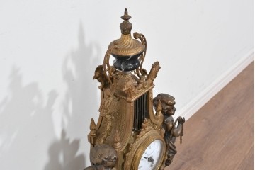 中古　高級品　イタリア　FARBEL　Imperial(インペリアル)　六本木アピス取り扱い　天使像と真鍮製の装飾が際立つゼンマイ式置時計　(R-085913)