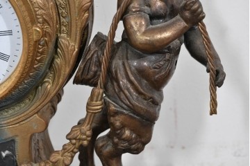 中古　高級品　イタリア　FARBEL　Imperial(インペリアル)　六本木アピス取り扱い　天使像と真鍮製の装飾が際立つゼンマイ式置時計　(R-085913)