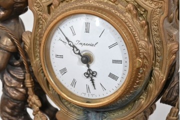 中古　高級品　イタリア　FARBEL　Imperial(インペリアル)　六本木アピス取り扱い　天使像と真鍮製の装飾が際立つゼンマイ式置時計　(R-085913)