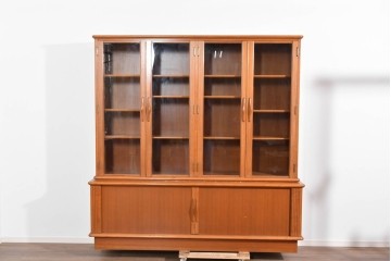 和製ヴィンテージ　豊富な収納を備えたシャッター扉(蛇腹扉)のキャビネット　(R-085916)