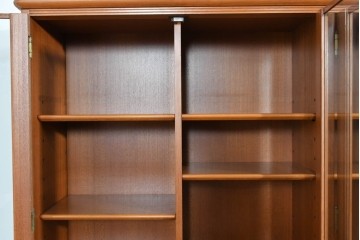 和製ヴィンテージ　豊富な収納を備えたシャッター扉(蛇腹扉)のキャビネット　(R-085916)