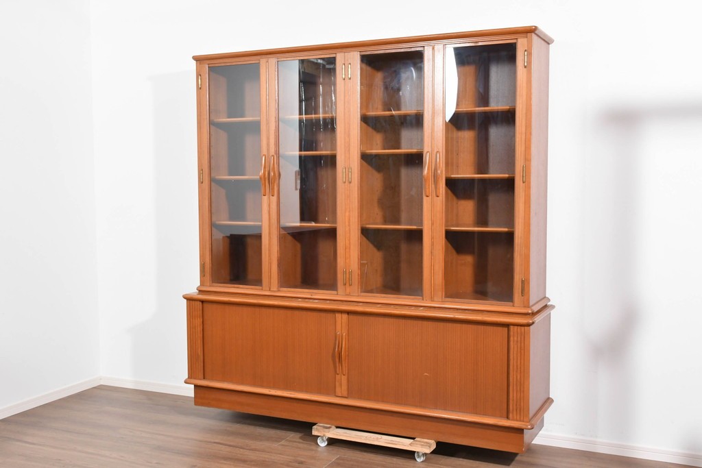 和製ヴィンテージ　豊富な収納を備えたシャッター扉(蛇腹扉)のキャビネット　(R-085916)