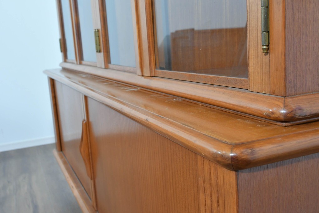 和製ヴィンテージ　豊富な収納を備えたシャッター扉(蛇腹扉)のキャビネット　(R-085916)