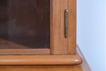 和製ヴィンテージ　豊富な収納を備えたシャッター扉(蛇腹扉)のキャビネット　(R-085916)