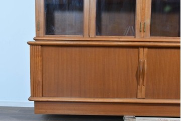 和製ヴィンテージ　豊富な収納を備えたシャッター扉(蛇腹扉)のキャビネット　(R-085916)