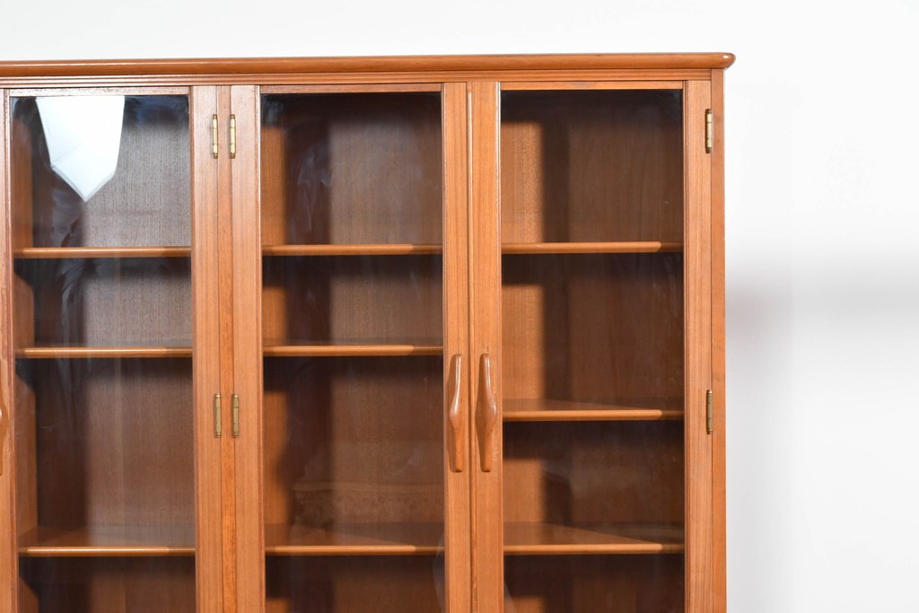 和製ヴィンテージ　豊富な収納を備えたシャッター扉(蛇腹扉)のキャビネット　(R-085916)