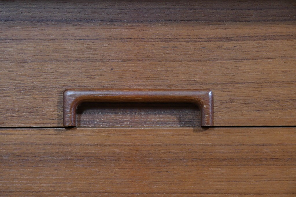 和製ヴィンテージ　豊富な収納を備えたシャッター扉(蛇腹扉)のキャビネット　(R-085916)