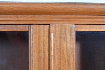 和製ヴィンテージ　豊富な収納を備えたシャッター扉(蛇腹扉)のキャビネット　(R-085916)