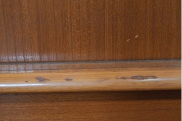 和製ヴィンテージ　豊富な収納を備えたシャッター扉(蛇腹扉)のキャビネット　(R-085916)