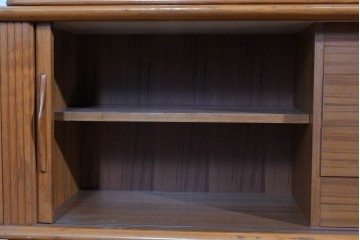 和製ヴィンテージ　豊富な収納を備えたシャッター扉(蛇腹扉)のキャビネット　(R-085916)