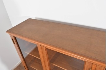 《台輪取り付け加工費込み》　和製ヴィンテージ　ガラス扉のすっきりとした佇まいのキャビネット　(R-085917)